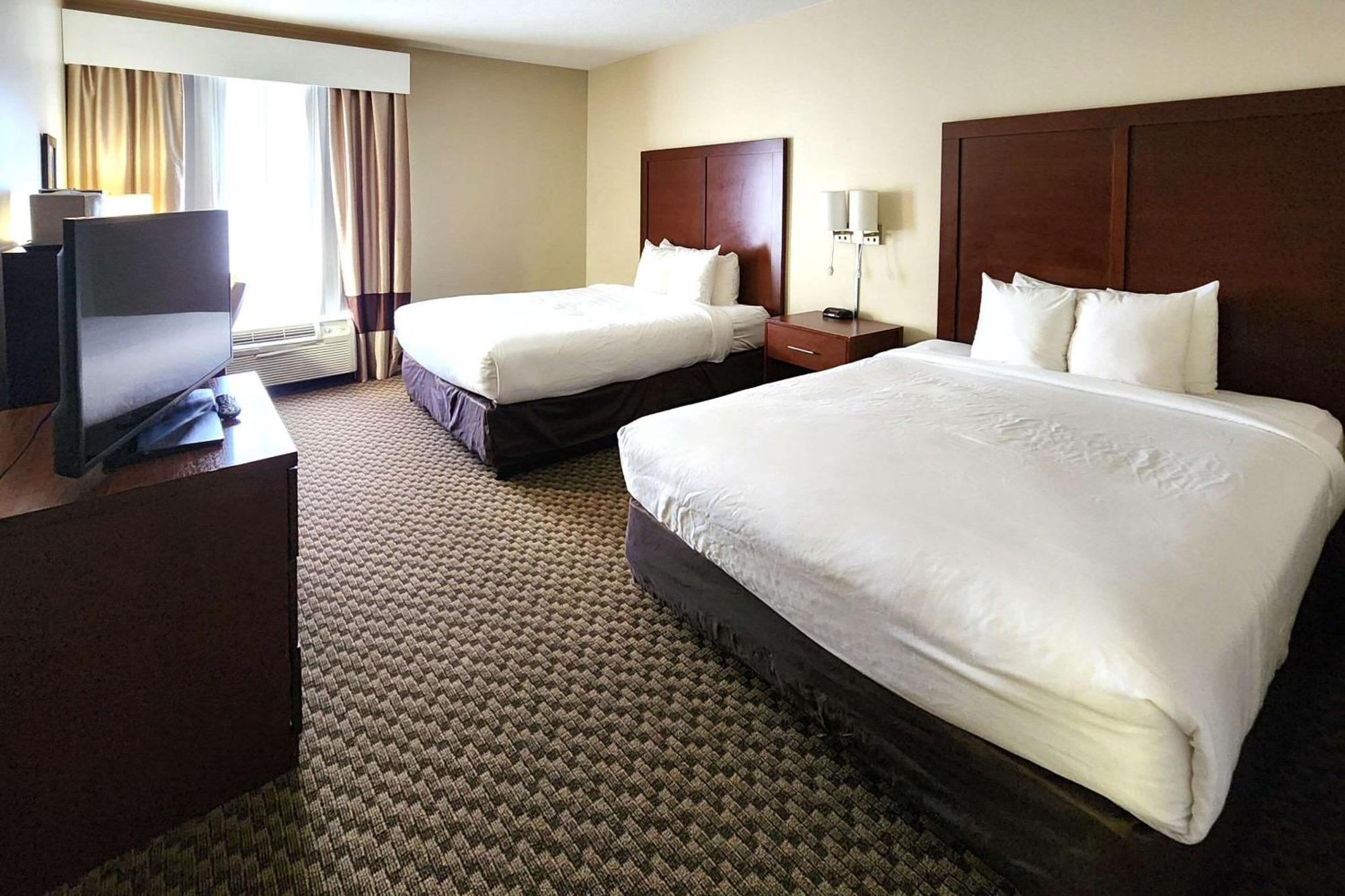 Comfort Inn & Suites Mount Pocono Exterior photo